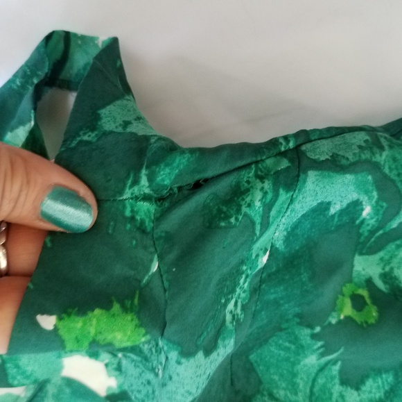 Banana Republic100% silk dress green leaf print - Picture 6 of 6